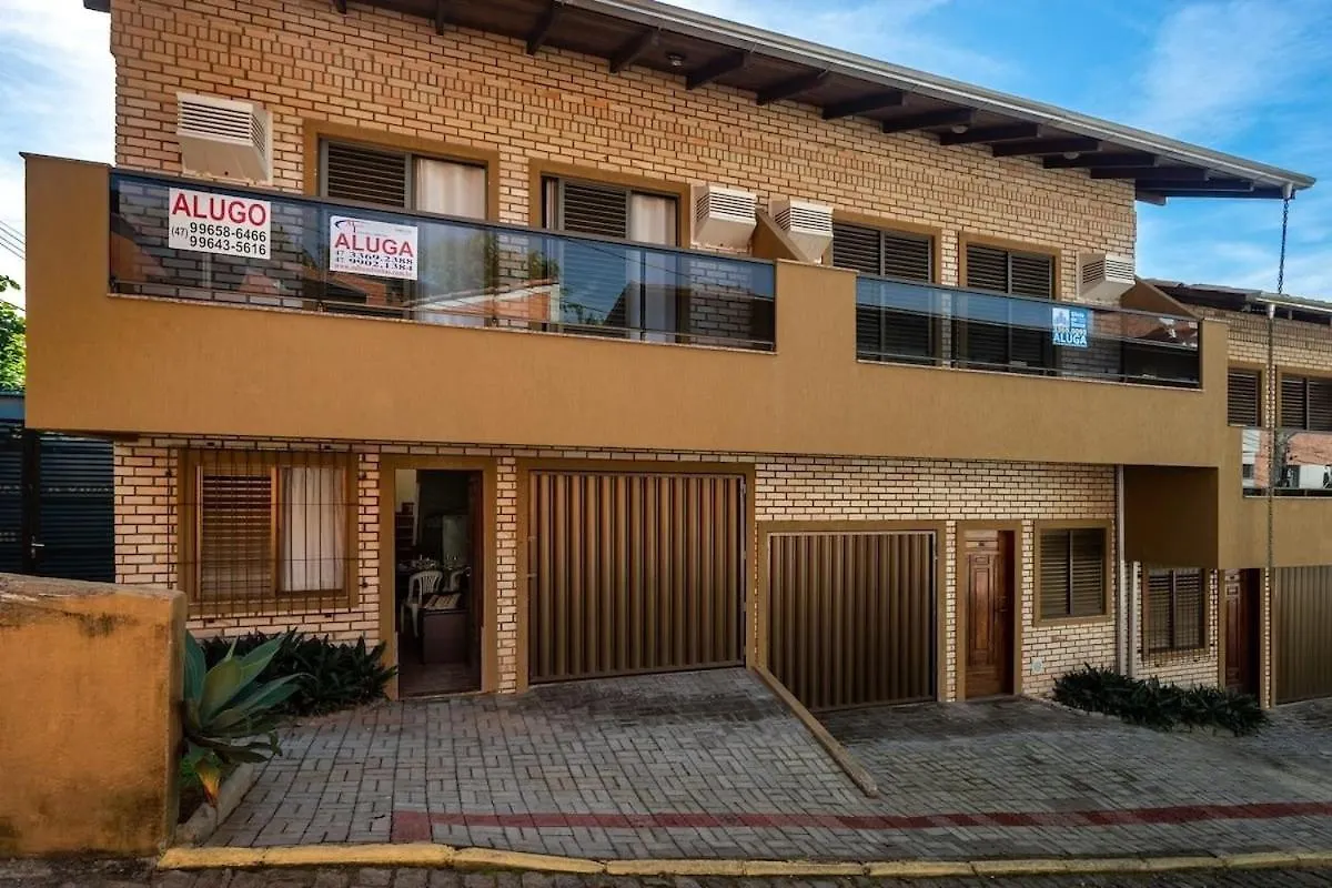 Linda Casa 2 Suites, Piscina Condominio 60 M Praia Bombinhas