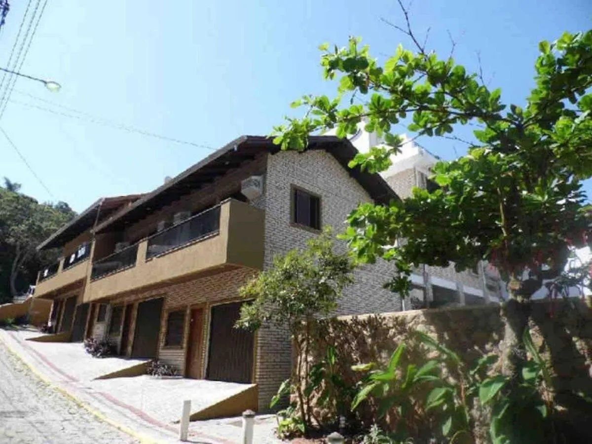 Linda Casa 2 Suites, Piscina Condominio 60 M Praia Bombinhas 0*,  Brazil